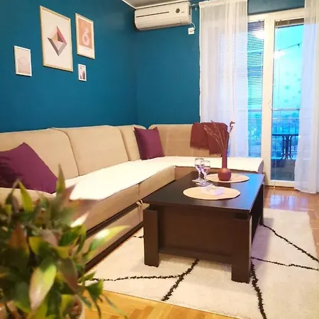 Apartment Blue Eye *