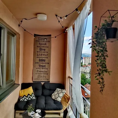 Blue Eye Apartment *
